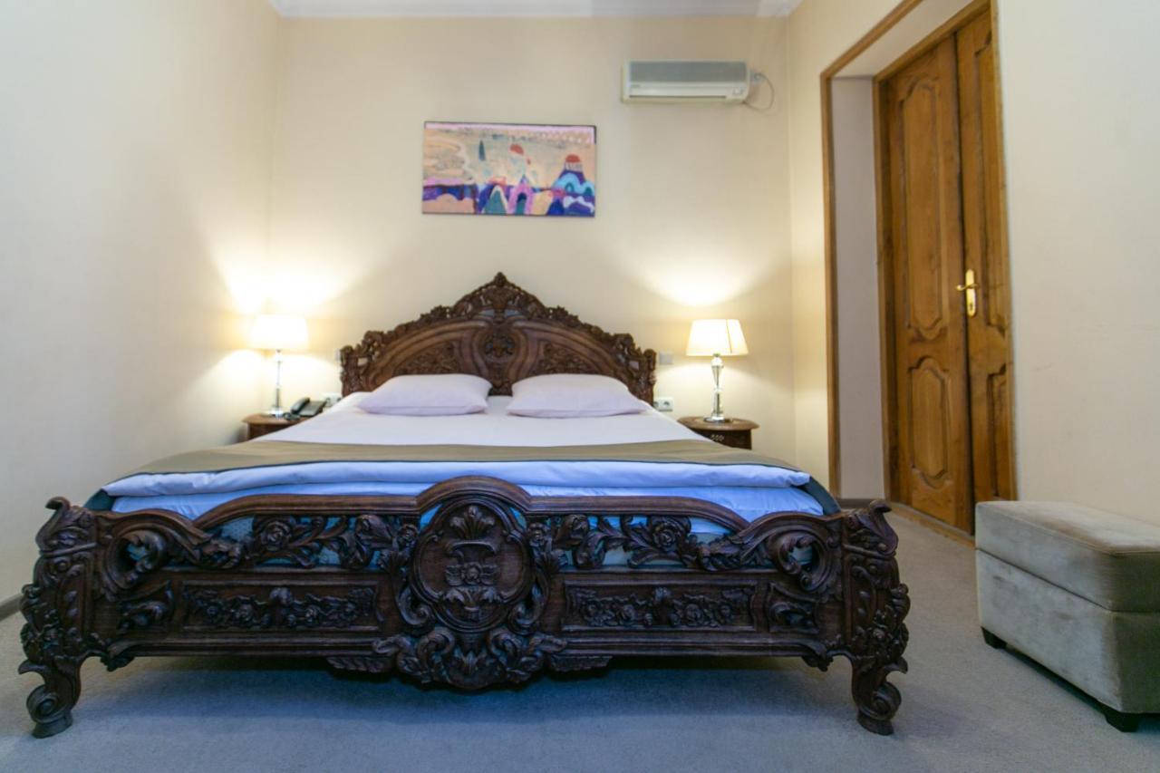 Hotel Vip Tiflis Dış mekan fotoğraf